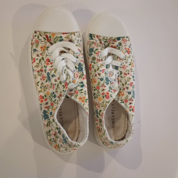 Pre Owned Sincerely Jules Coco Floral Canvas Sneakers Size 8 Sincerly Jules - Picture 1 of 5